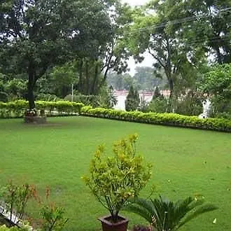 **  Rahi Tourist Bungalow Hotel Agra  India